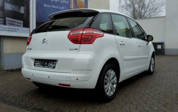 Left hand drive CITROEN C4 PICASSO 1.6 HDI ADVANCE